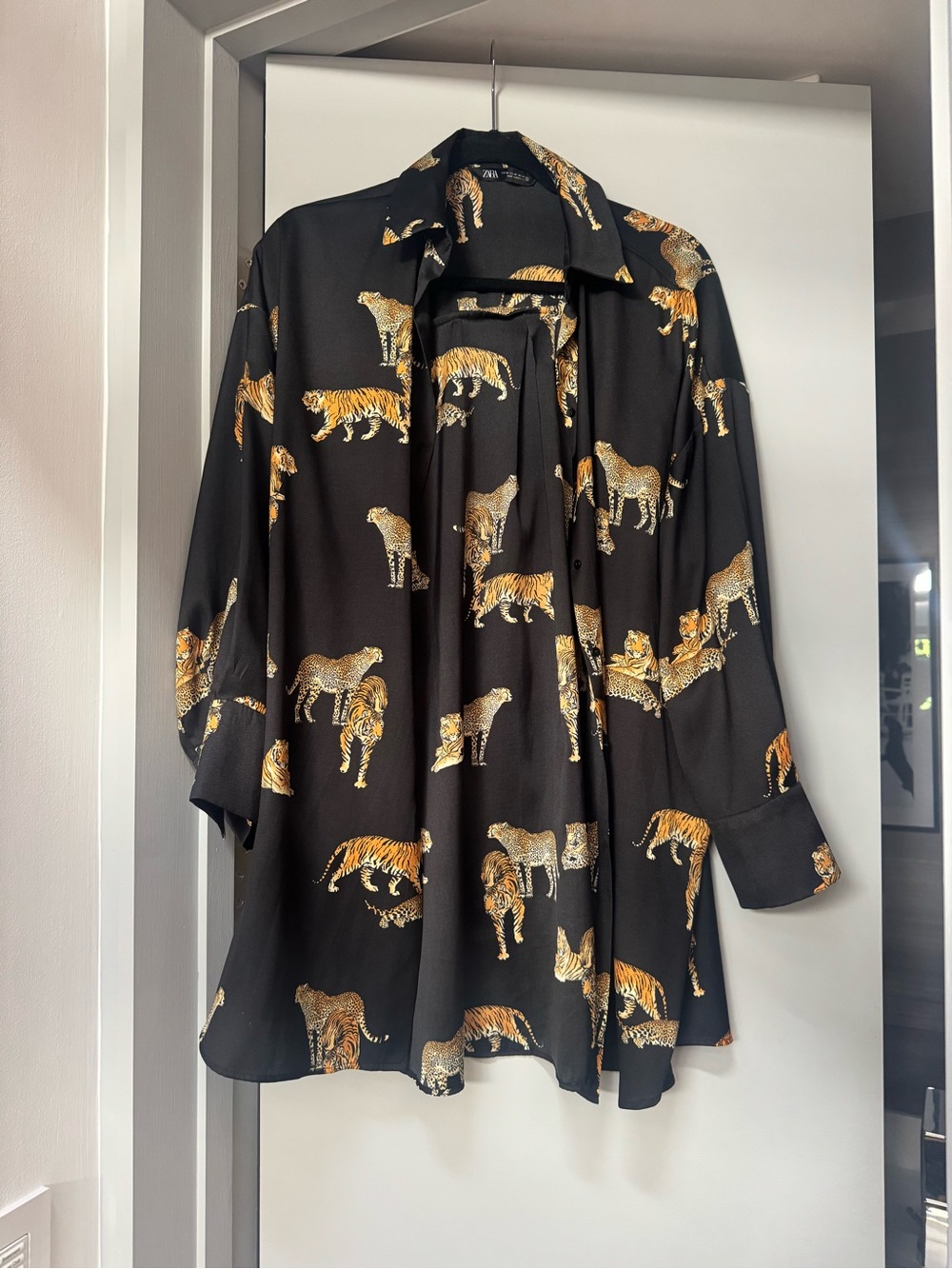 Zara Black Shirt Jacket with Gold & Orange Tiger Print - Picture 1 of 2